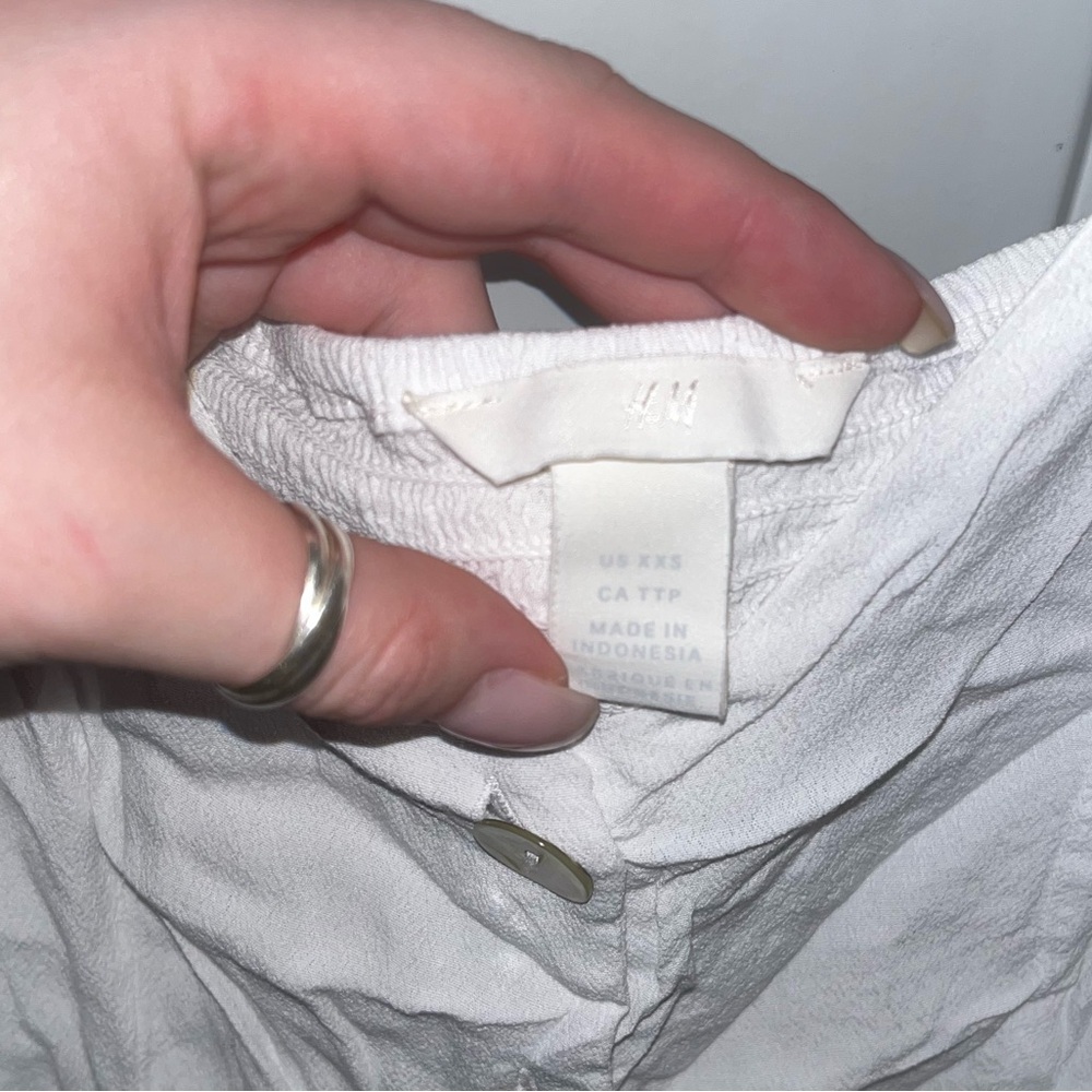 H&M | Button Down Tank - Picture 3 of 4